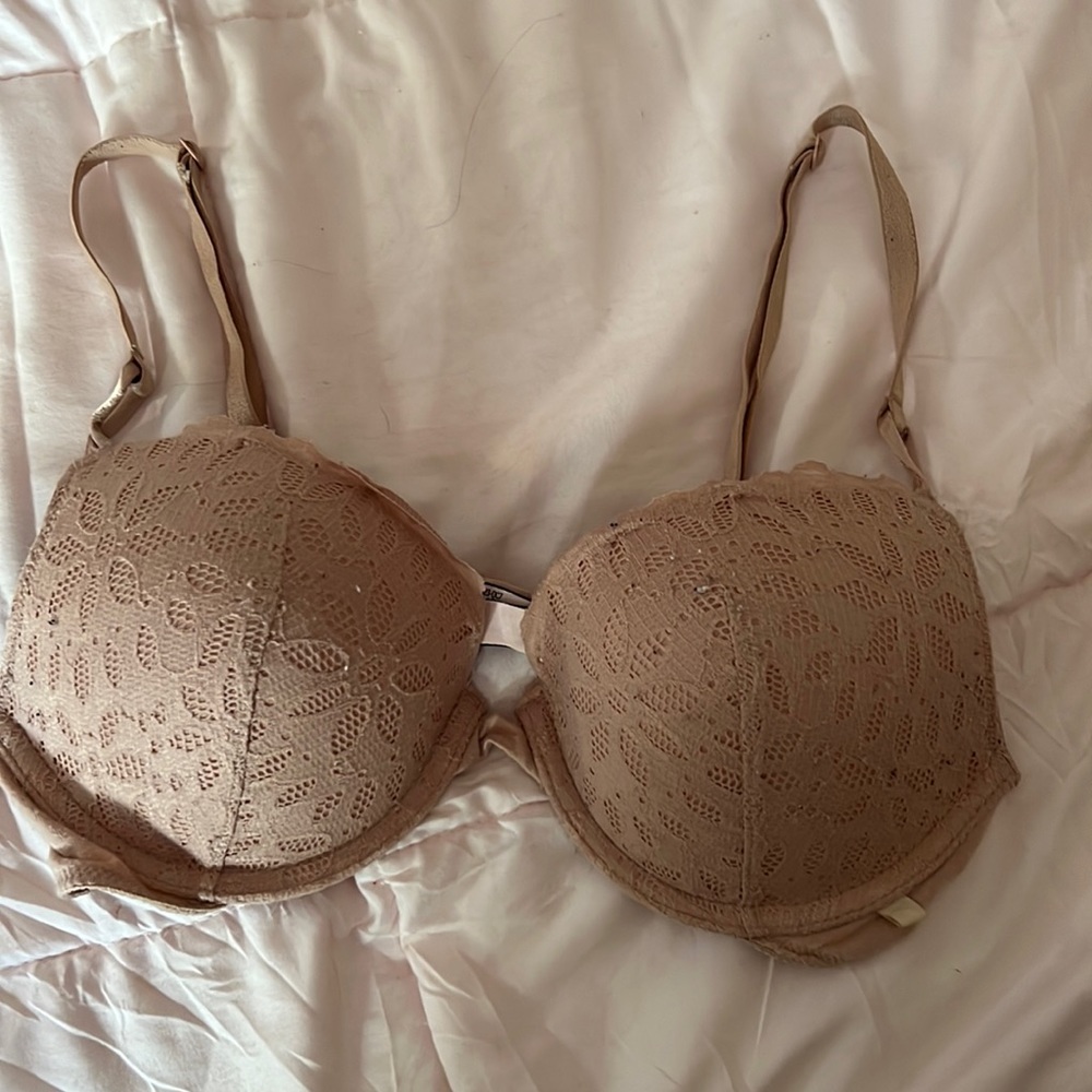 Victoria’s secret bra, size 34C